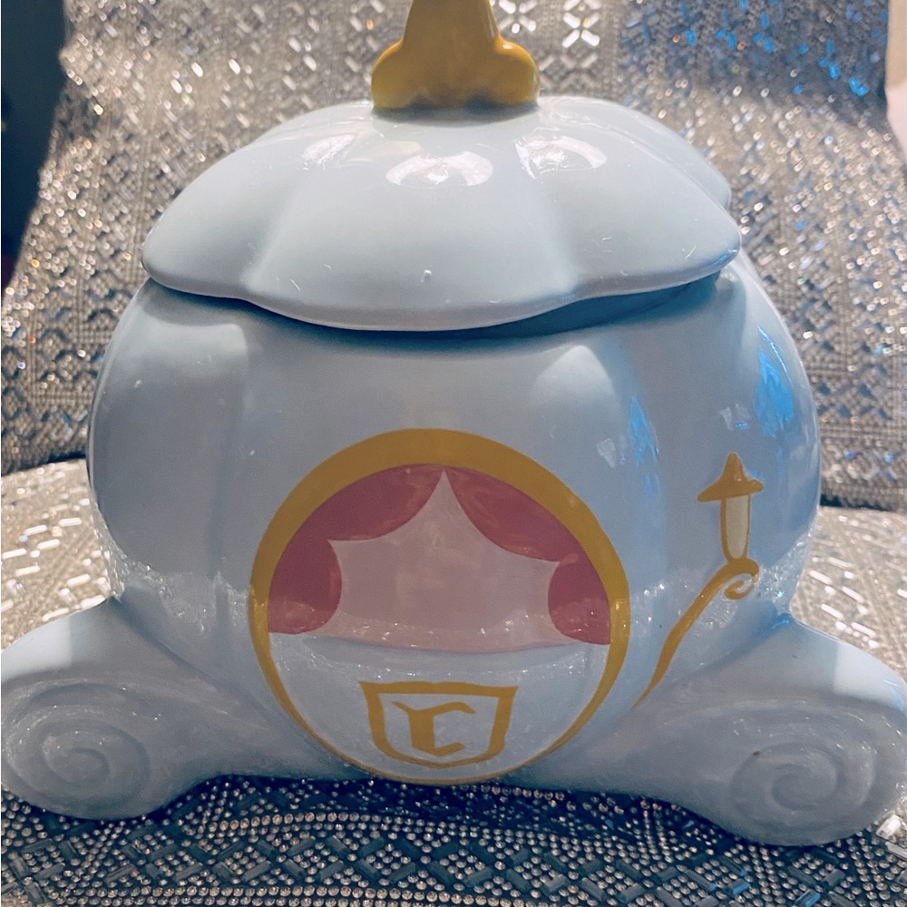 Rae Dunn Cinderella Pumpkin Carriage Ceramic Jar 👑 👗